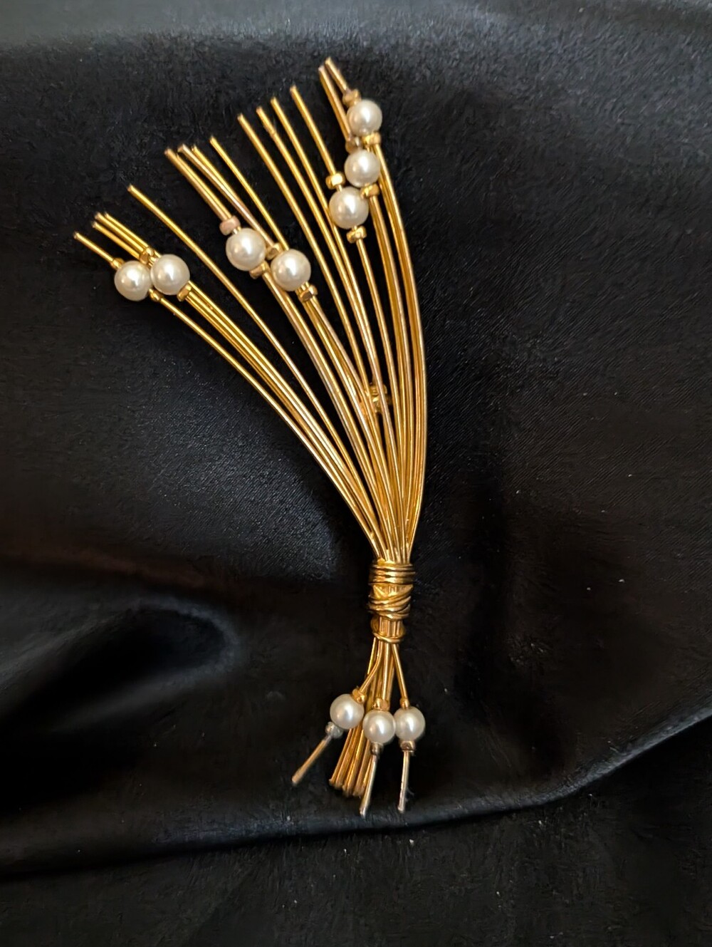 Vintage Gold-Tone Wheat Sprsy Bouquet with Pearl Accents